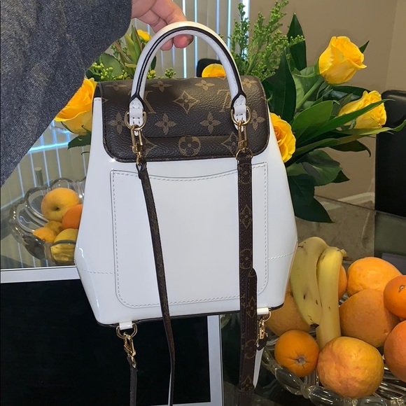 SOLD!!!! Louis Vuitton Hot Springs Snow❄️ - Picture 4 of 8